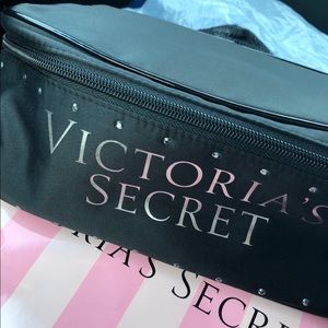 COPY - NWT SALE 🔴VICTORIA SECRET COSMETICS CASE
